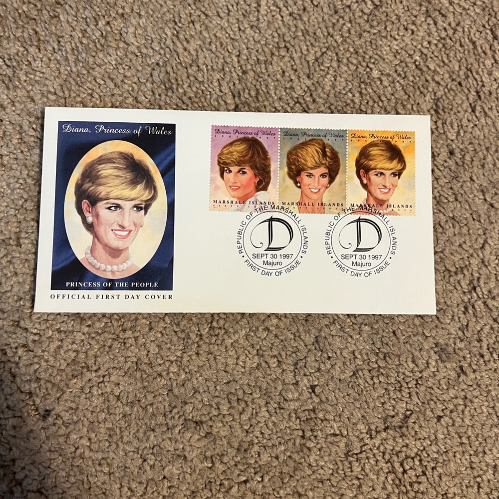 Princess Diana Commemorative Collection - Picture 11 of 15